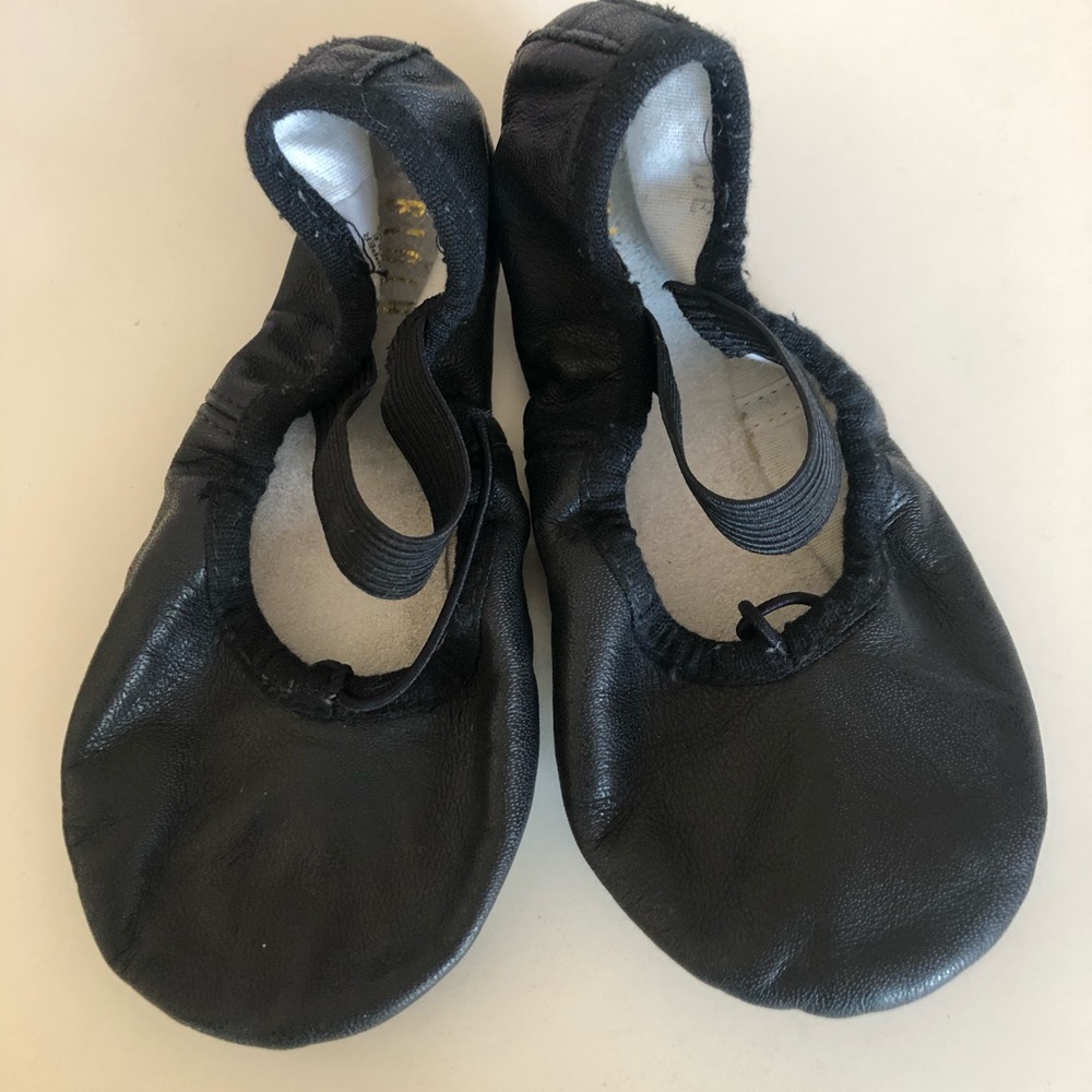Bloch black leather ballet slippers size 10 kids